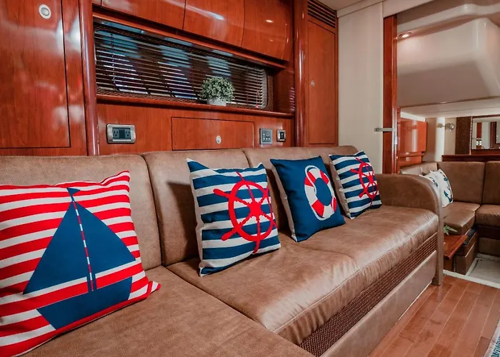 Bateau-hôtel All-included Private Charter